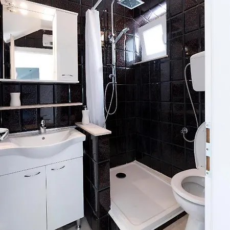 Daire Salicula Art Gallery *